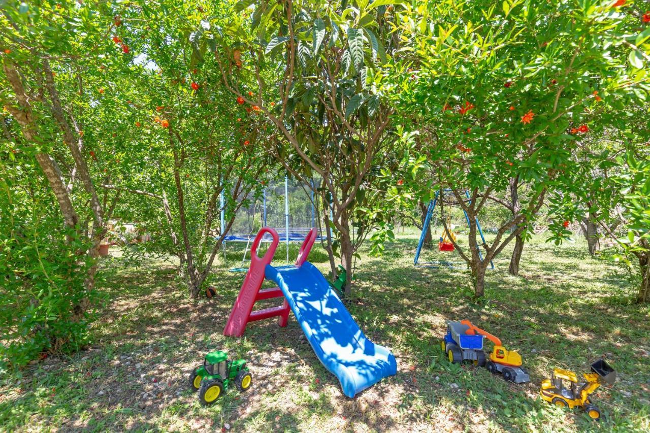 Holiday Home Ana'S Paradise ムリニ エクステリア 写真